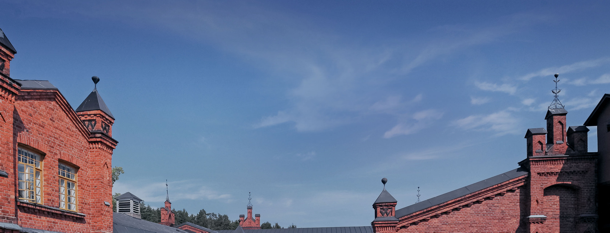 The World Heritage site may be visited and accommodation is available all year round. The Verla Mill Museum, lunch caf, exhibitions and shops are open only in the summer – or for groups by reservation only at other times of year. Find out about what the area has to offer and plan a visit that’s just right for you.